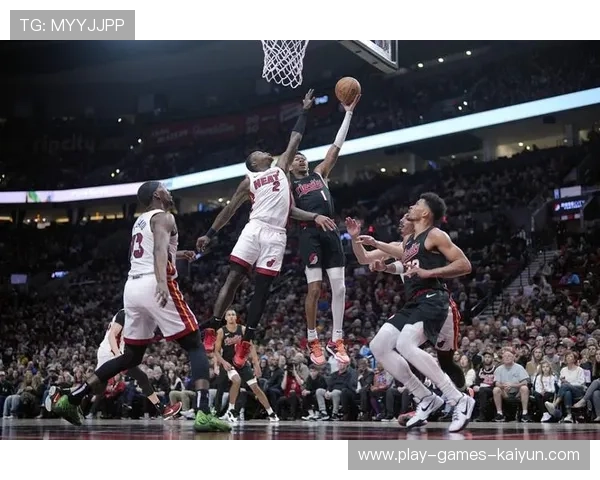 巴特勒突破连续得手，热火攻势不止