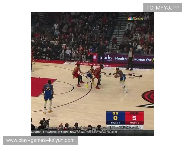 库里顶住防守完成远投，勇士在关键时刻把握机会